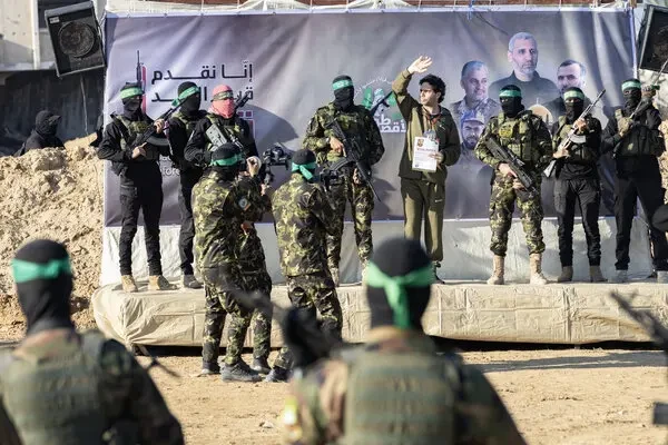 İsrail ile Hamas arasında beşinci rehine-mahkum takası gerçekleşiyor