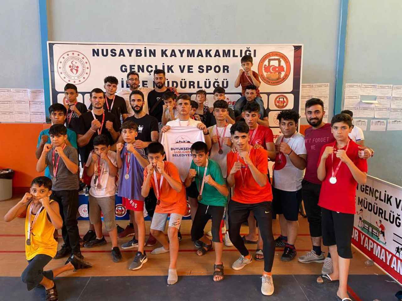 Büyükşehir sporcuları Mardin’den Urfa’ya 17 madalya ile döndü