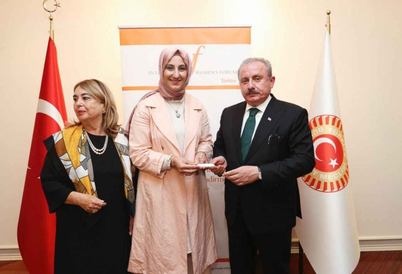 Başkan Çakmak ''Kadın Liderler'' ödülüne layık görüldü