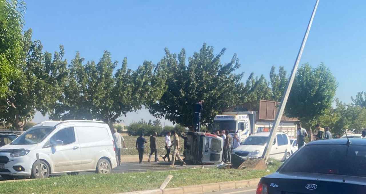 Şanlıurfa-Akçakale çevre yolundaki zincirleme kazada 3 kişi yaralandı