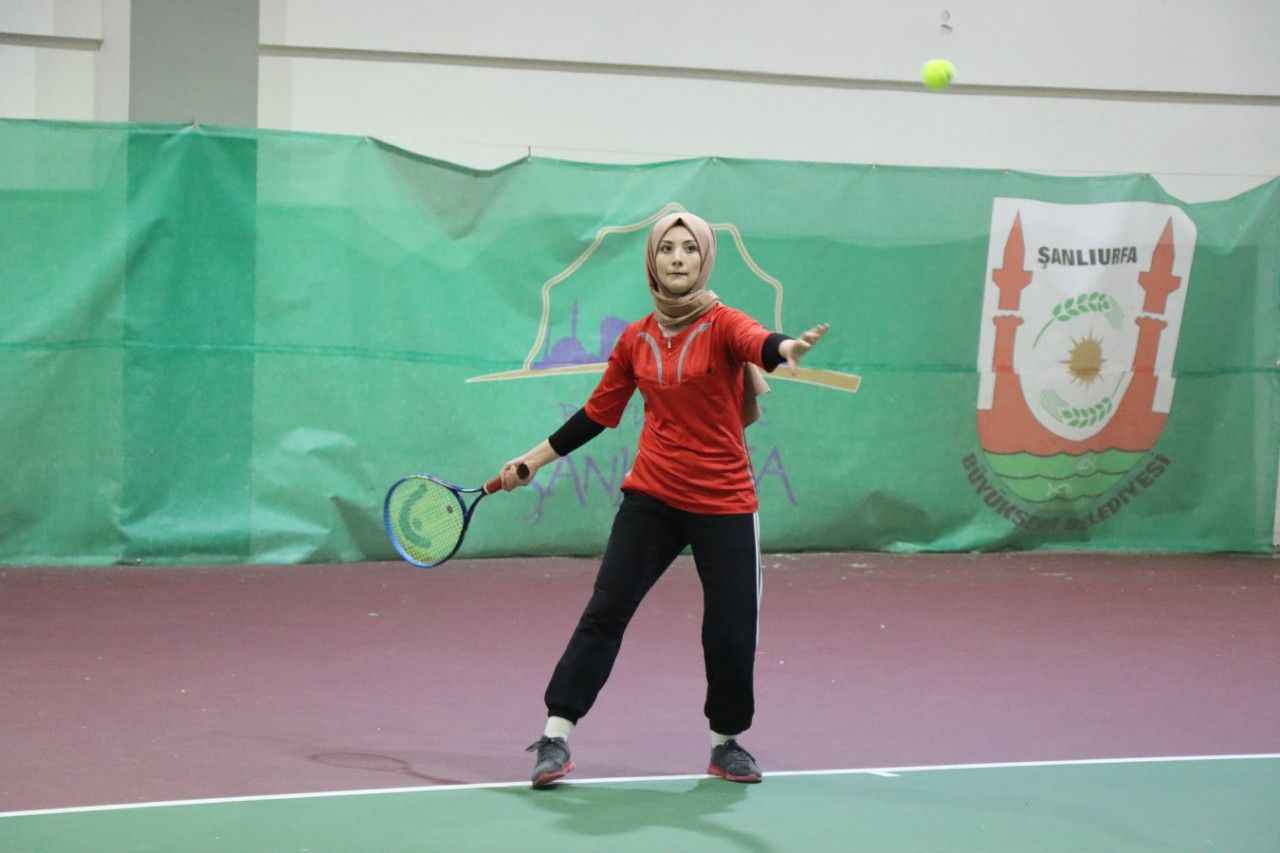 Şanlıurfa'da öğretmenler günü tenis turnuvası sona erdi