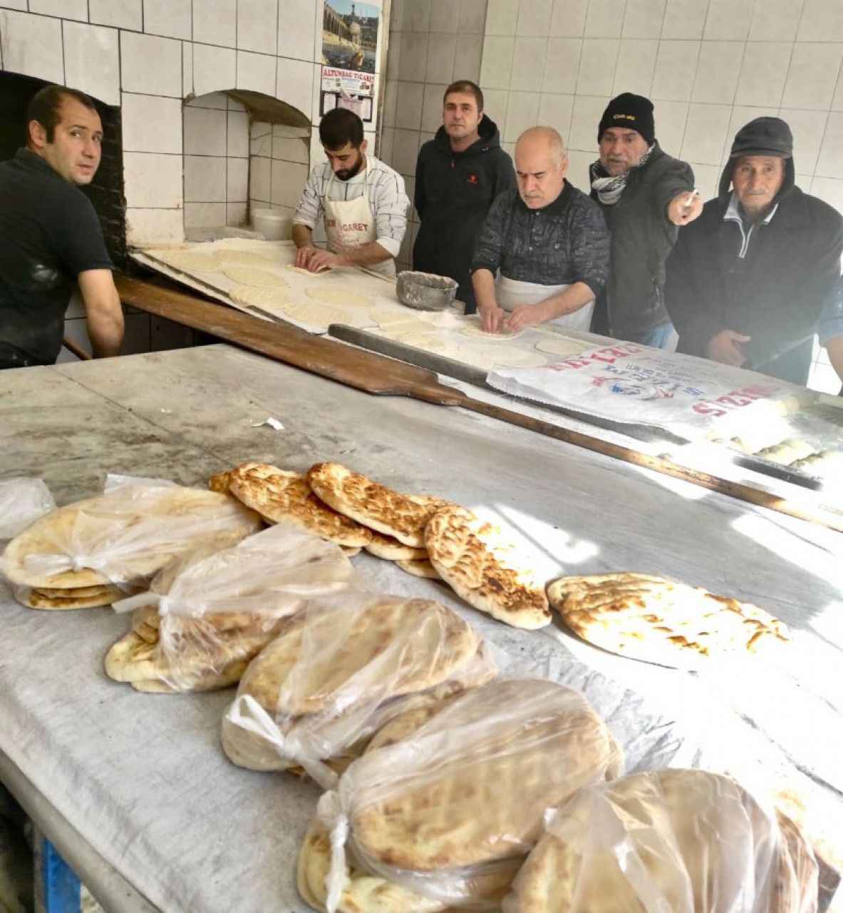 Şanlıurfa’da duyarlı esnaftan depremzedelere ücretsiz ekmek