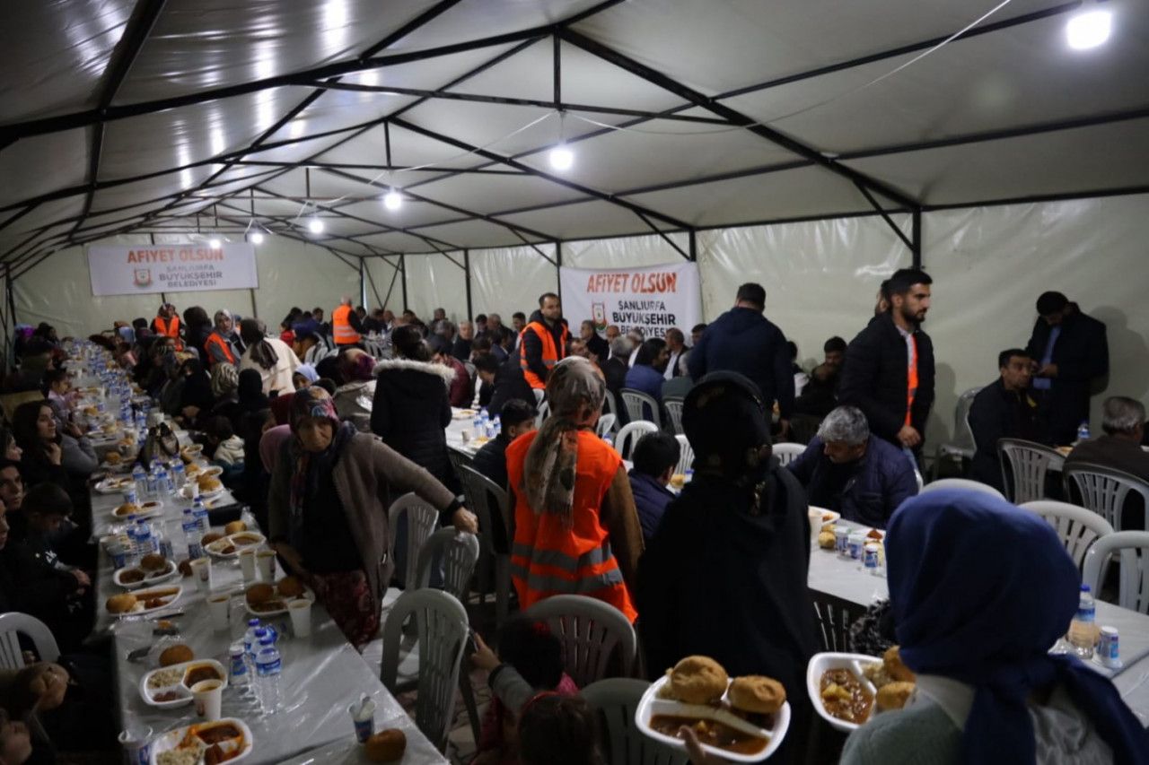 Başkan Beyazgül, Bozova’da vatandaşlarla iftar yaptı