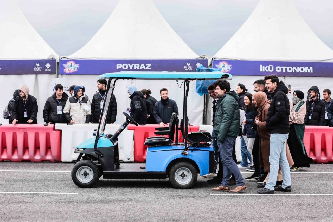 HRÜ'lü öğrencilerinin yer aldığı takımdan büyük başarı