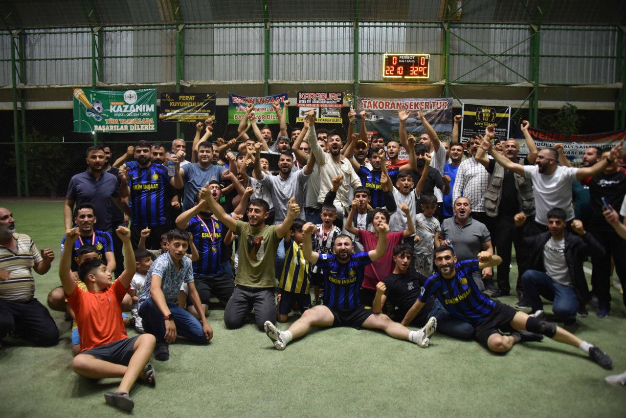 Siverek'te futbol turnuvasının şampiyonu Bağlar Spor oldu