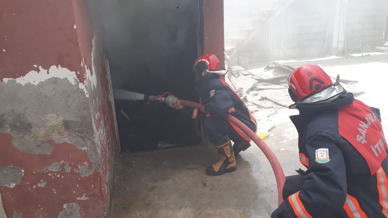 Bozova’da evde çıkan yangına itfaiye ekipleri müdahale etti