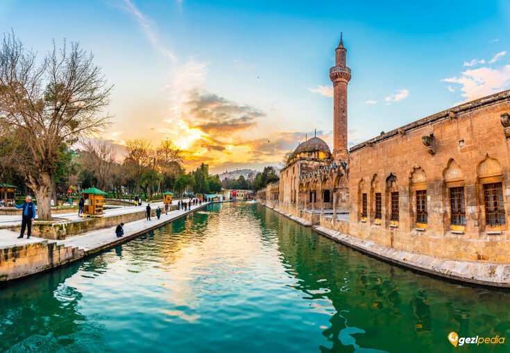 Şanlıurfa'nın kültürel zenginliğini yansıtan turistik yapılar