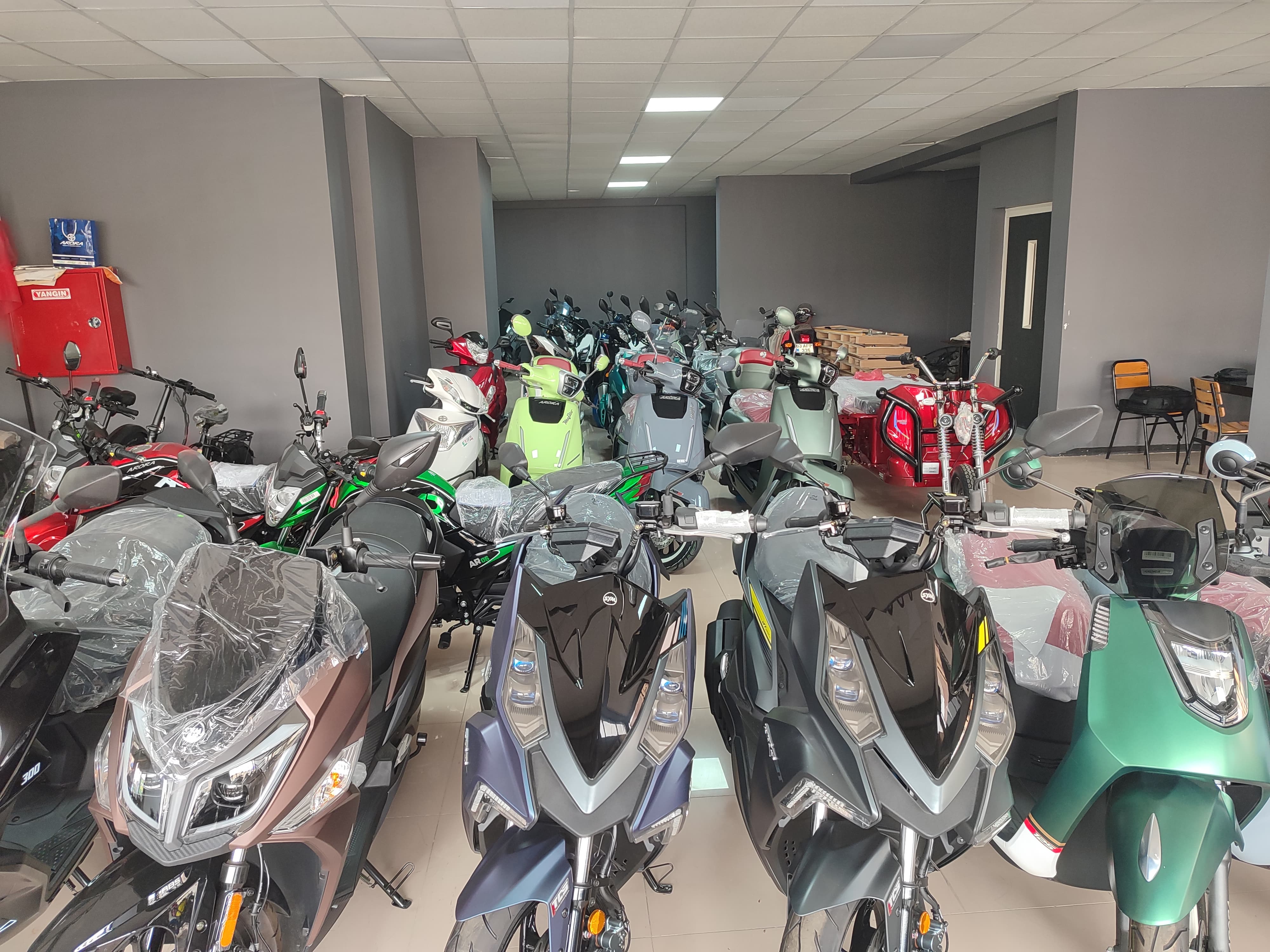 Ekonomik ulaşımın yeni gözdesi: Şanlıurfa'da havaların ısınmasıyla motosiklet satışları uçuşa geçti!