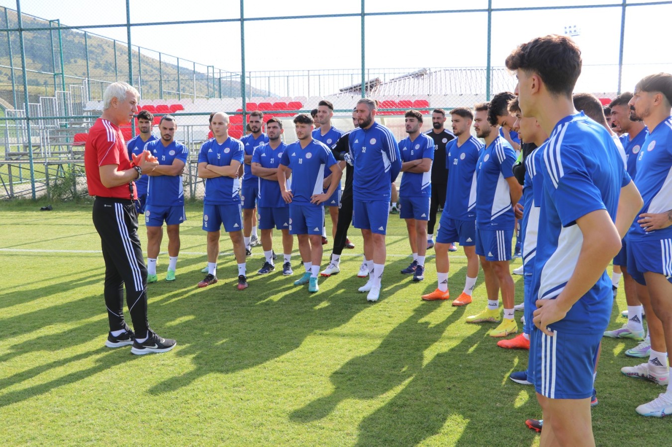 Karaköprü Belediyespor'un Erzurum kampı başladı