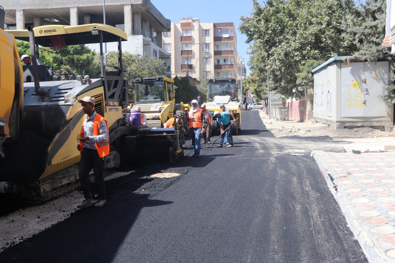 Viranşehir'de asfalt çalışması