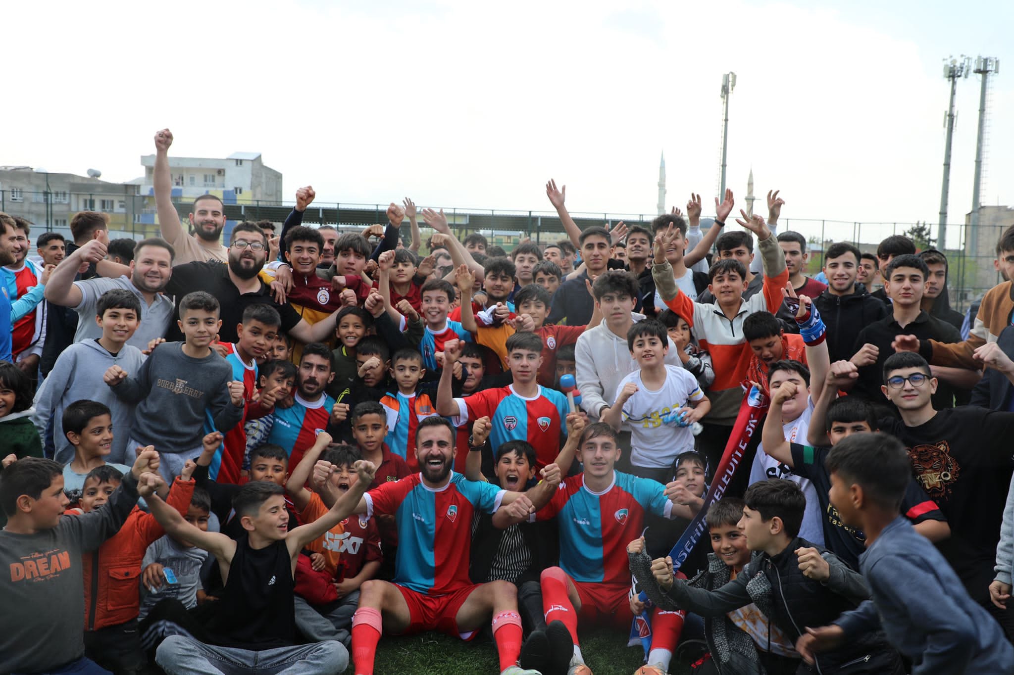Viranşehir Belediyespor şampiyonluğa koşuyor