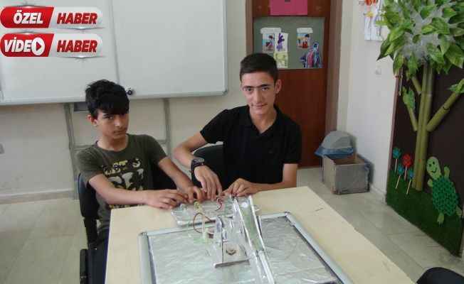 Urfa'daki  öğrenciler 'robot' yaptı!