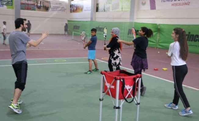 Şanlıurfa'da belediyeden ücretsiz tenis kursu