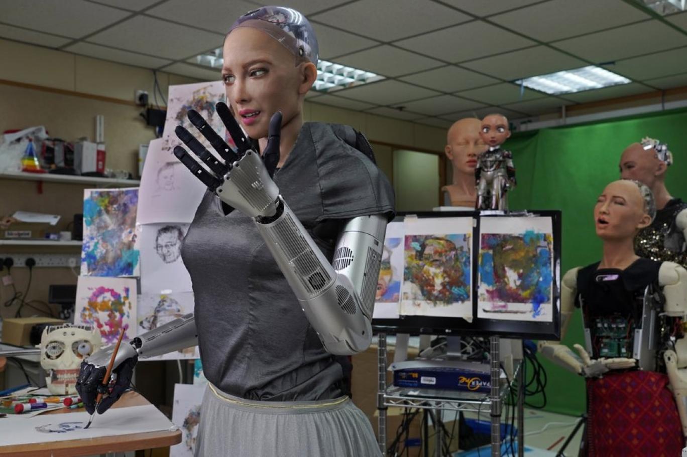 Dünya Vatandaşlığı Alan Robot Sophia ve Robotlar Hakkında Bilgiler