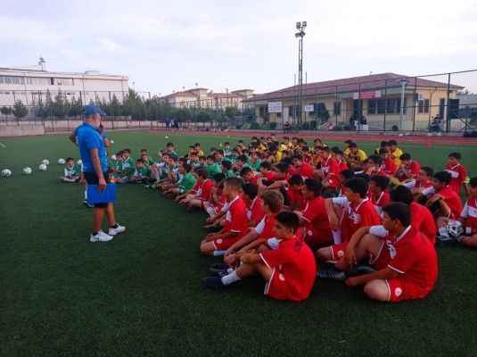 Siverek Belediyesi yaz futbol okuluna büyük ilgi