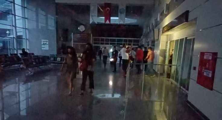 Şanlıurfa Havalimanı'nda elektrik kesintisinin görüntüsü ortaya çıktı