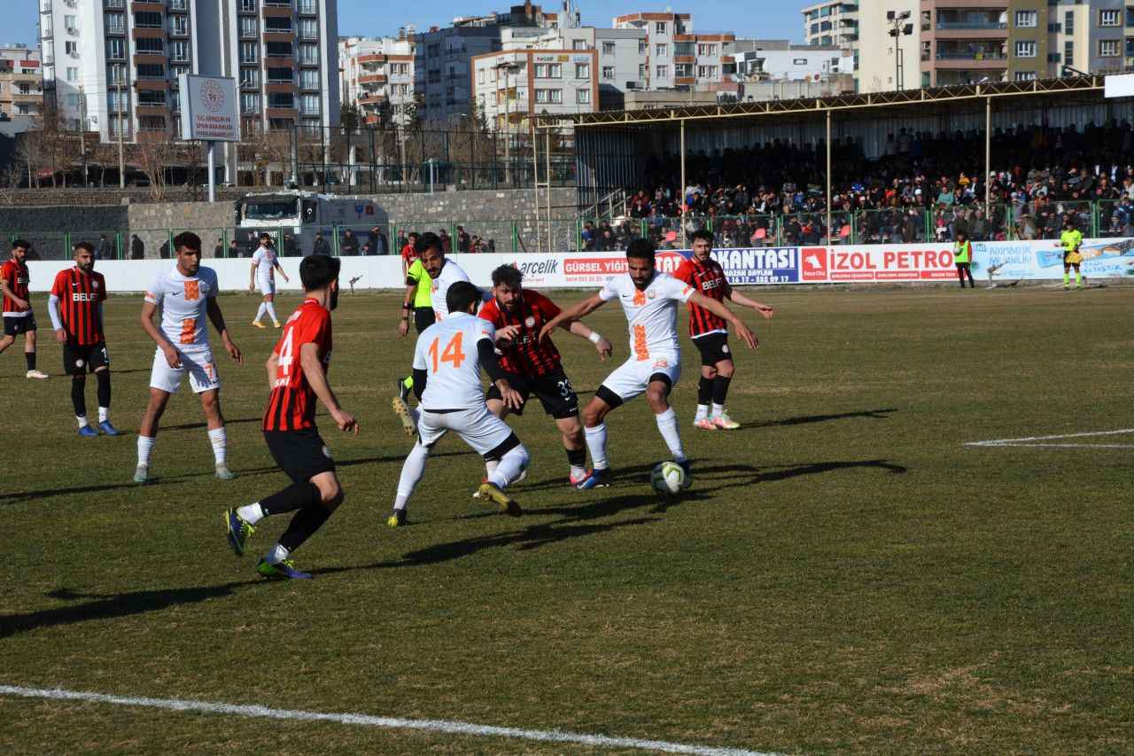 Siverek Belediyespor'dan tek gollü galibiyet