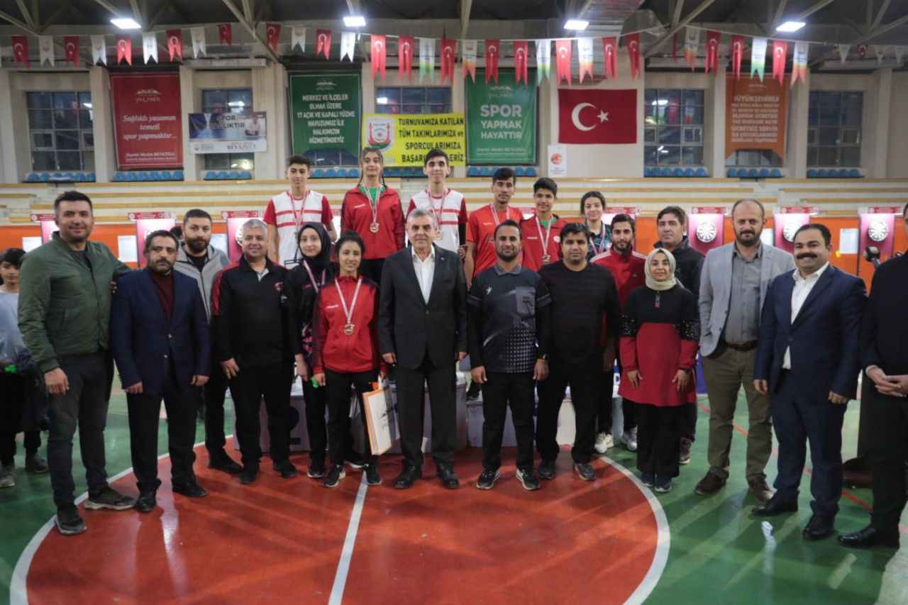 Büyükşehir Belediyesi dart turnuvasında 10 madalya kazandı