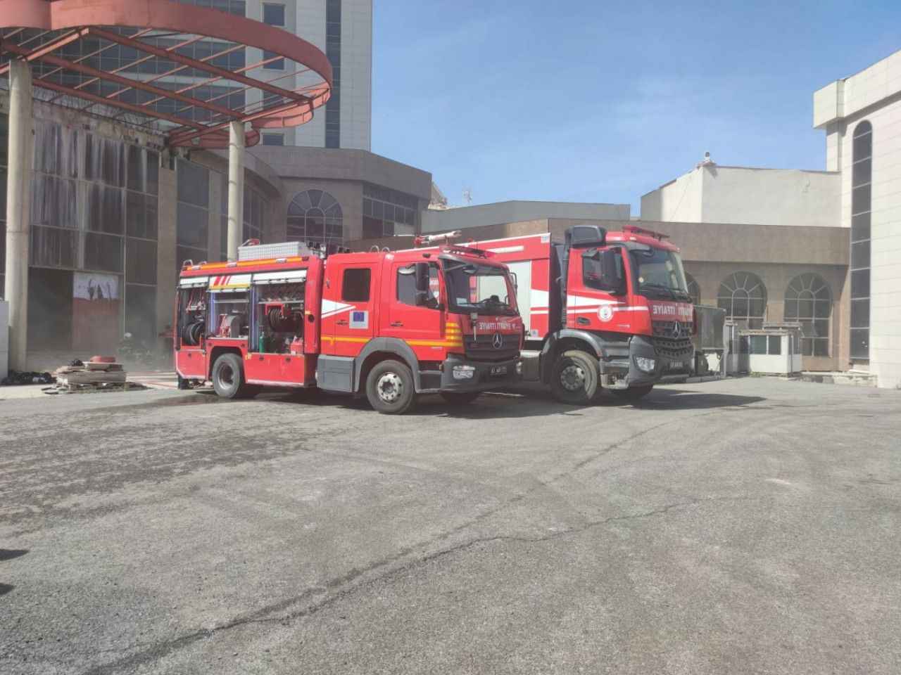 Urfa'da inşaat halindeki otelde yangın: 1 ölü