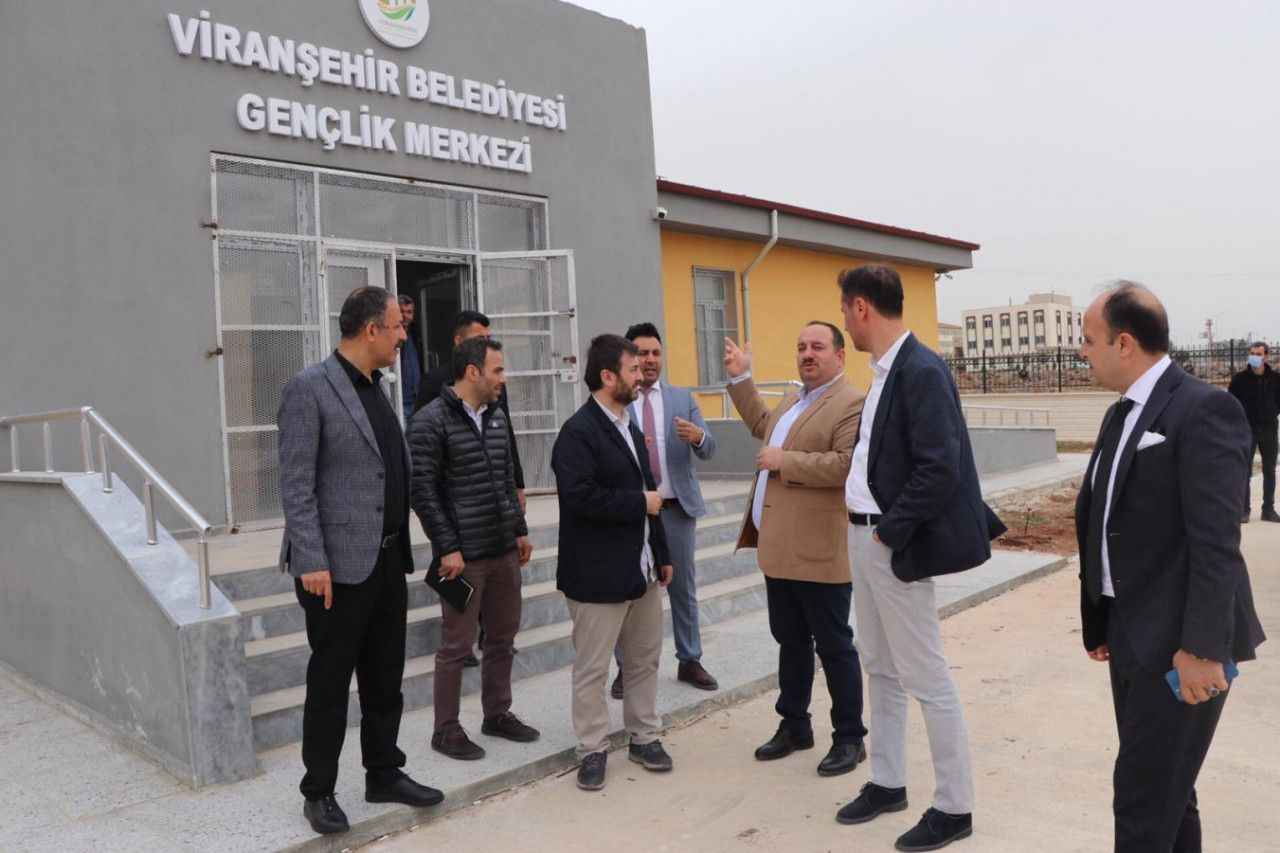 Başkan Ekinci Viranşehir’de gençliğe yeni yatırımlar için destek istedi
