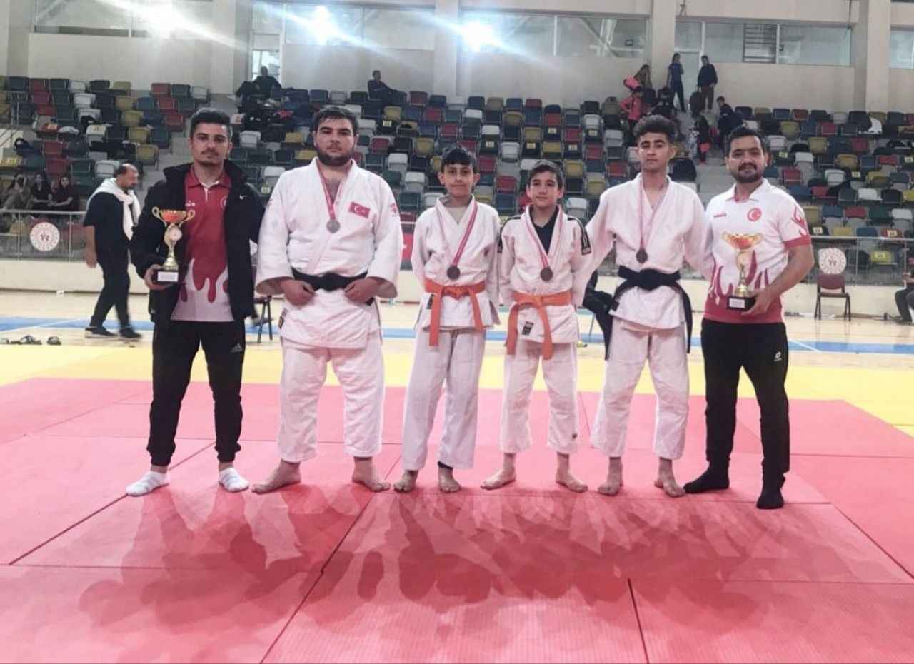 Uluslararası turnuvada Urfalı judoculardan 2 kupa
