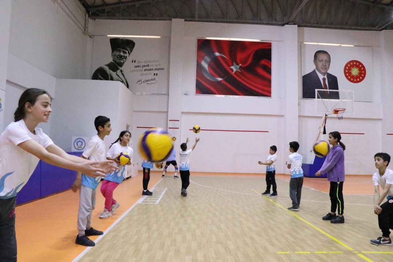 Haliliye’de gençlere spor yapma alışkanlığı kazandırılıyor