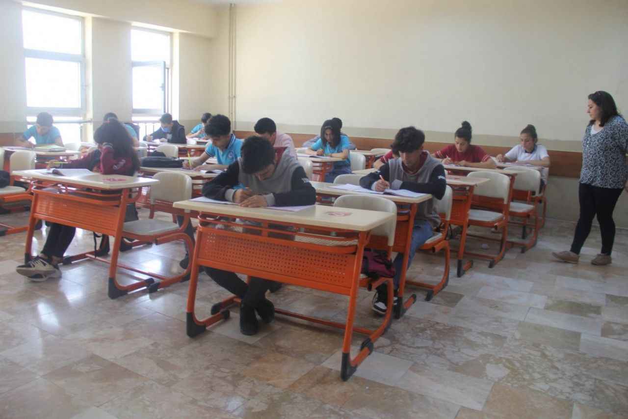 Eyyübiye’de üniversite öğrencilerine yönelik ödüllü deneme sınavı