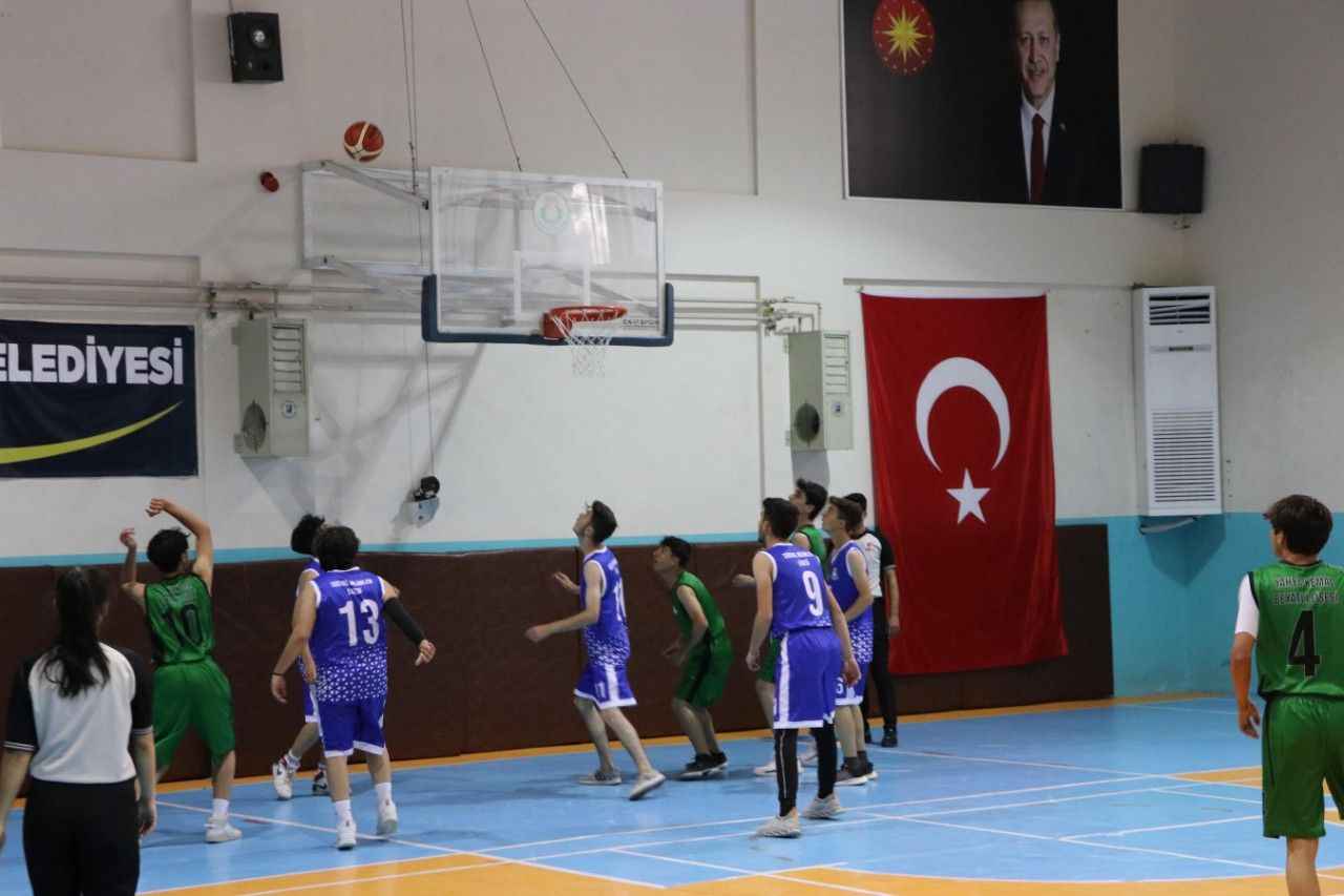 Haliliye’de liselerarası basketbol turnuvası