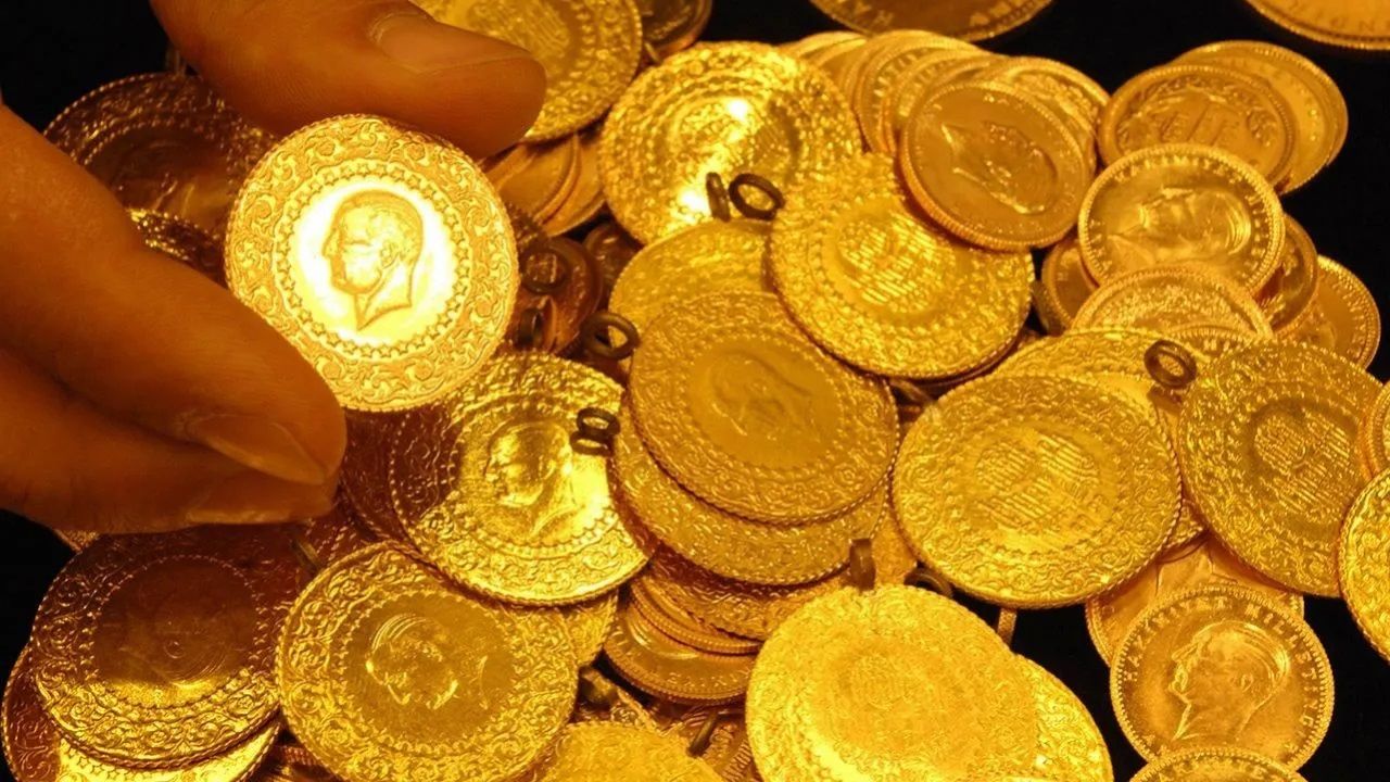 Altın tekrar yükselişe geçti! Ünlü ekonomist altının göreceği fiyatı açıkladı