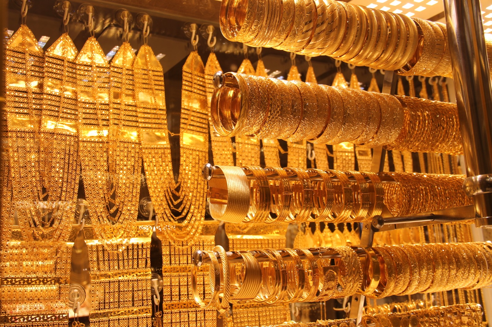 Altın fiyatlarında hareketlilik sürüyor!  İşte Şanlıurfa’da kuyumculardaki güncel altın fiyatları…
