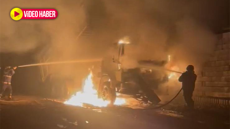 Şanlıurfa’da park halindeki kamyonette yangın
