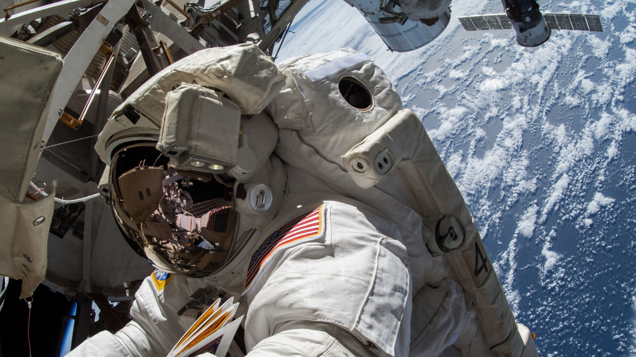 Astronotlar dönüş yolunda: uluslararası uzay istasyonu'ndan dünya'ya dönüş başladı