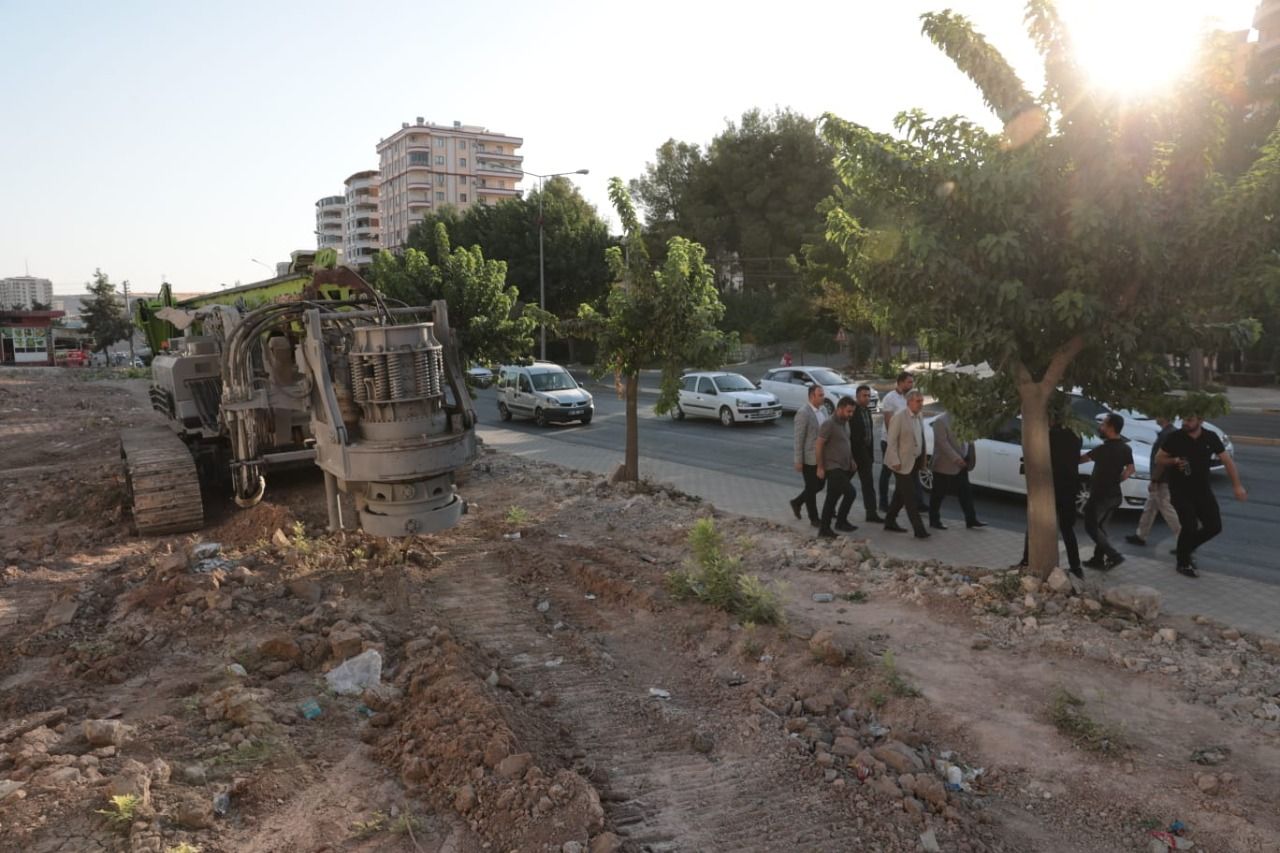 Büyükşehir’den Karaköprü’de trafiği rahatlatacak yeni kavşak! Çalışmalar başladı