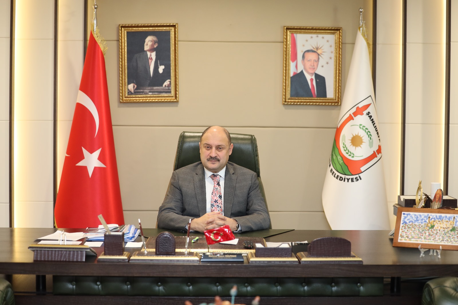 Uluslararası sahnenin parlayan ismi oldu! Başkan Gülpınar’a yılın üstün hizmet ödülü