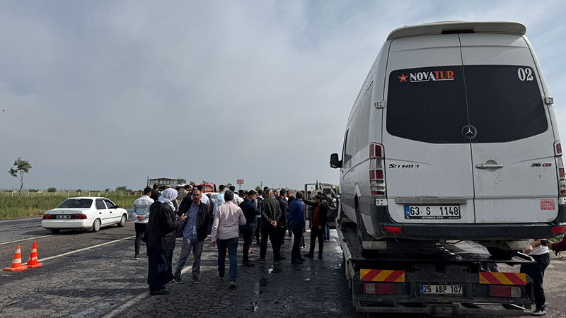 Şanlıurfa’da minibüs ile otomobil çarpıştı! Çok sayıda yaralı var