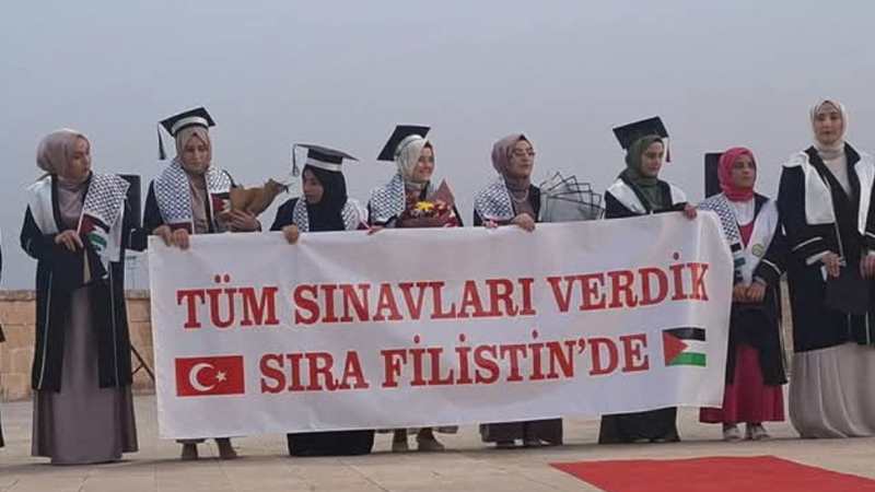 Şanlıurfa’daki mezuniyet töreninde Filistin’e anlamlı destek