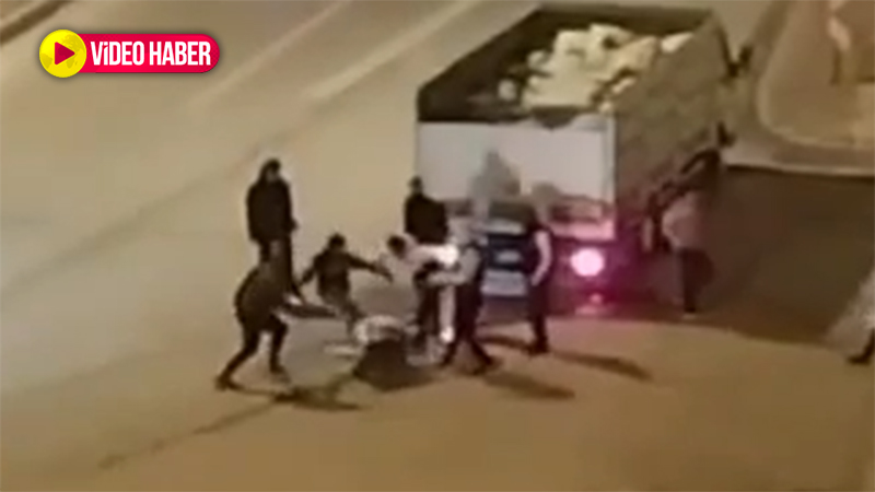 Birecik'te 5 kişi ortaya aldıkları adamı evire çevire dövdü