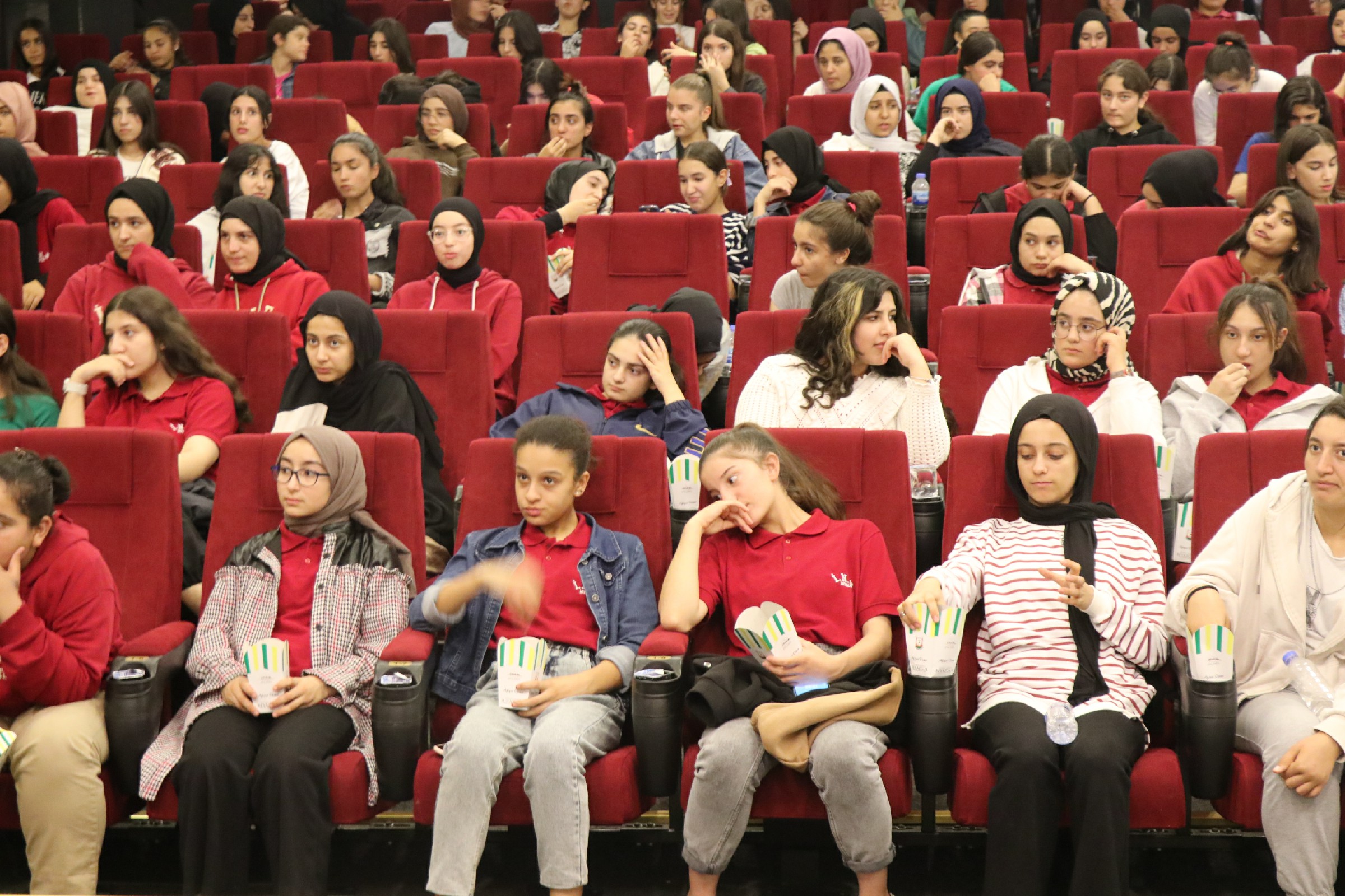 Urfa’da liseli kızlar için ücretsiz sinema keyfi