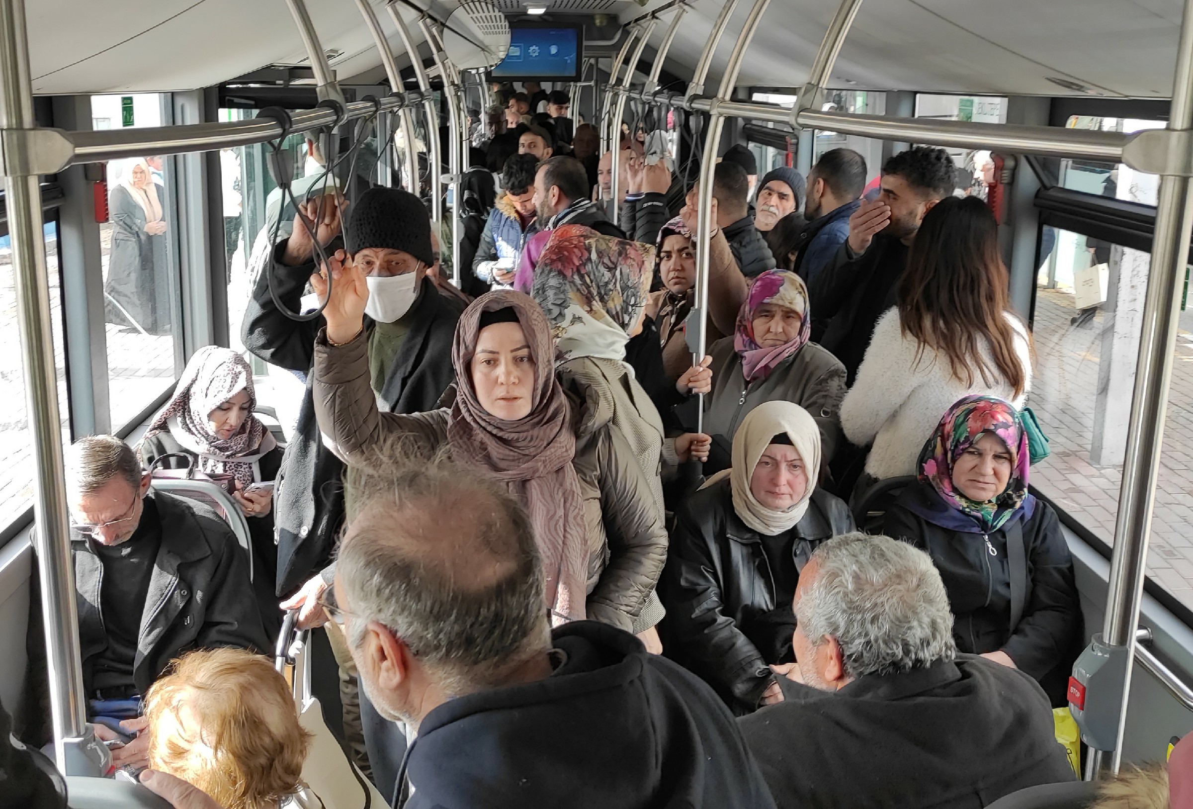 Büyükşehir’den flaş anket!  Urfa’da ulaşım ücretsiz mi olacak?