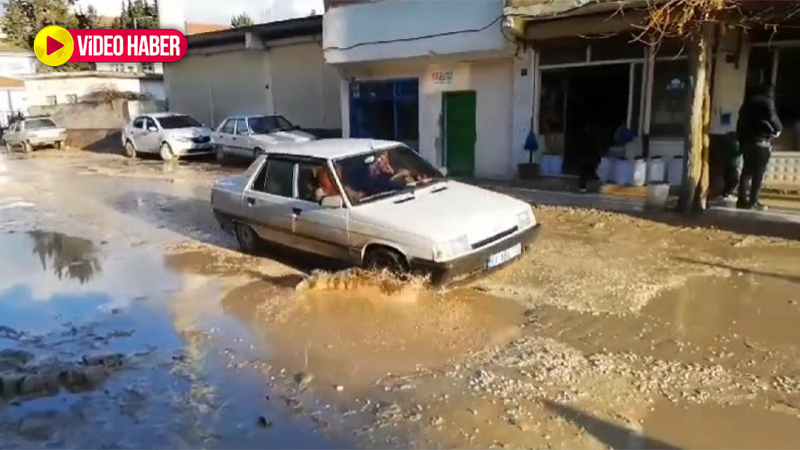 Şanlıurfa’da yağmur yağdı: Yollar çamur gölüne döndü