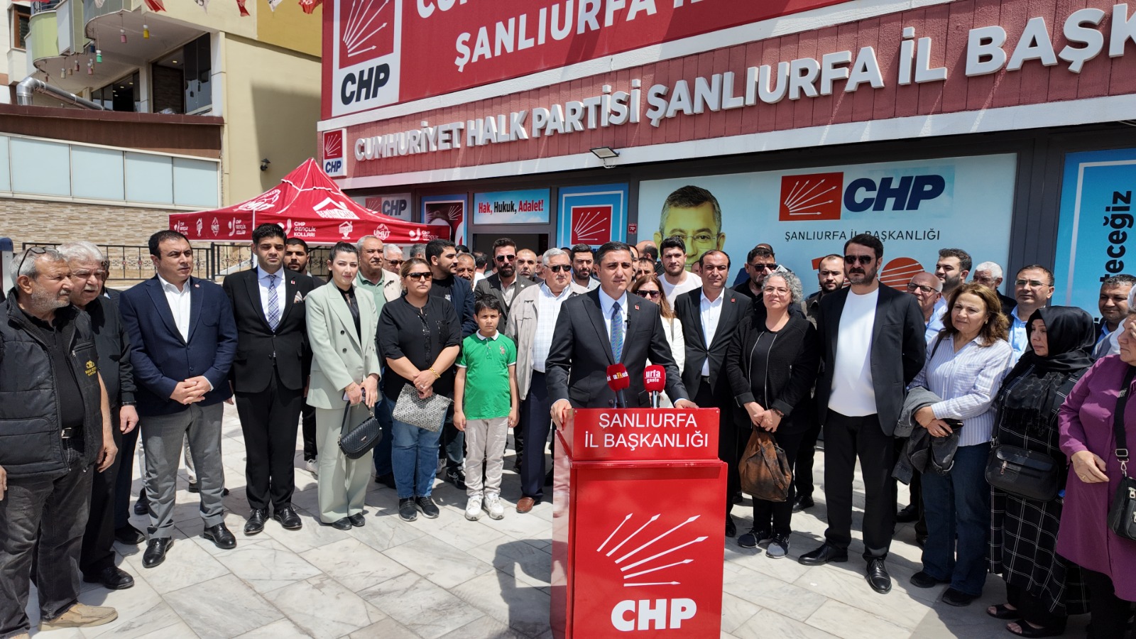 CHP Şanlıurfa’dan  Özel’e saldırıya sert tepki!  “Bu saldırı, Türkiye’nin geleceğine yapılmıştır”