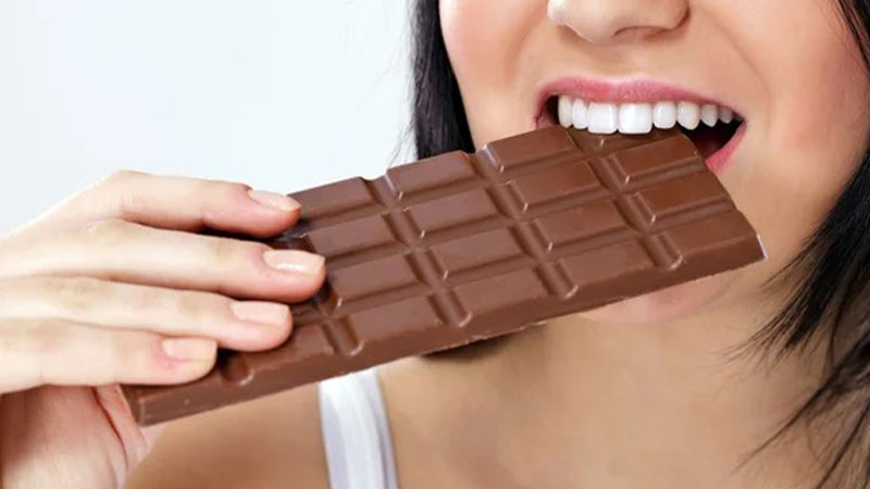 Diyetisyen açıkladı! Çikolatayı böyle yemek zayıflatıyor