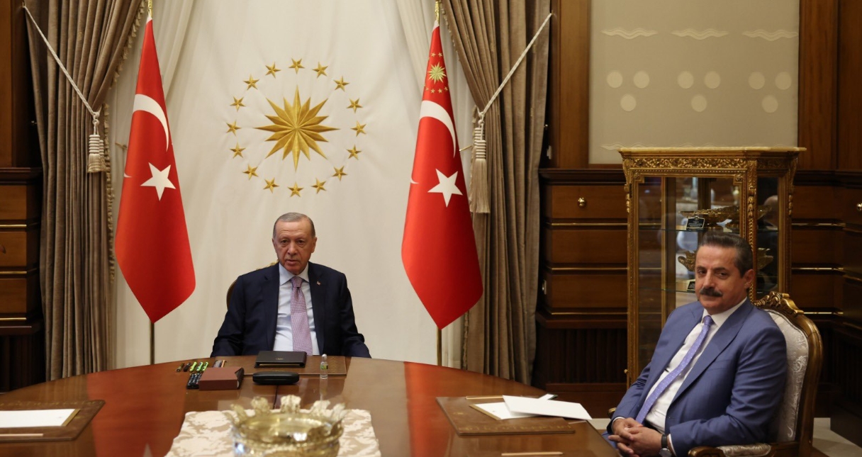 Gündemde kabine değişikliği, dillerde eleştiri! AK Partili Faruk Çelik: Ankara görmüyor!