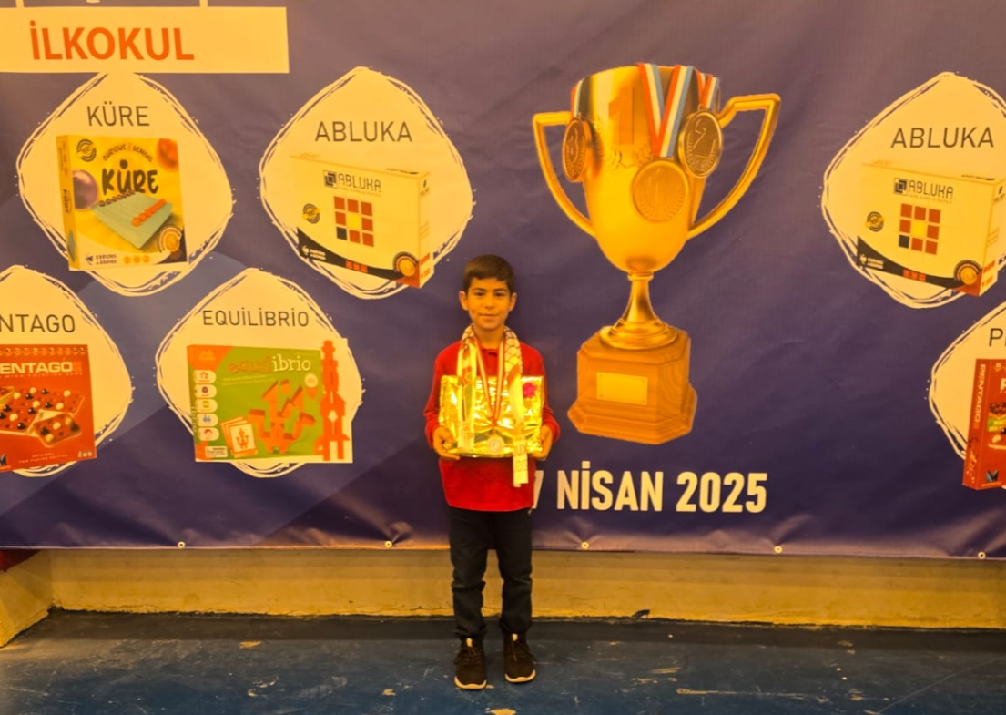 Zeka Oyunları Turnuvası... Siverekli öğrenci hem turnuvanın hem de gönüllerin birincisi oldu!