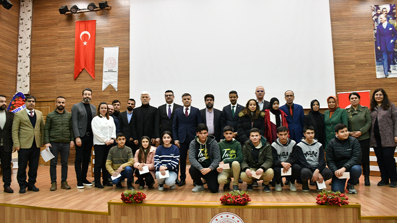 Şanlıurfa'da "Mescid-i Aksa Şairi Mehmet  Akif İnan Bilgi Yarışması" finali yapıldı