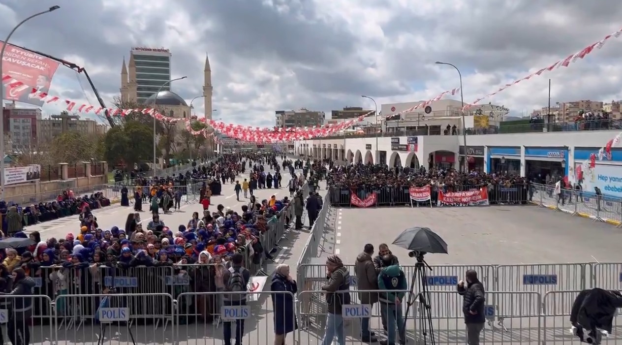 Erbakan Şanlıurfa’da! Miting alanı dolmaya başladı