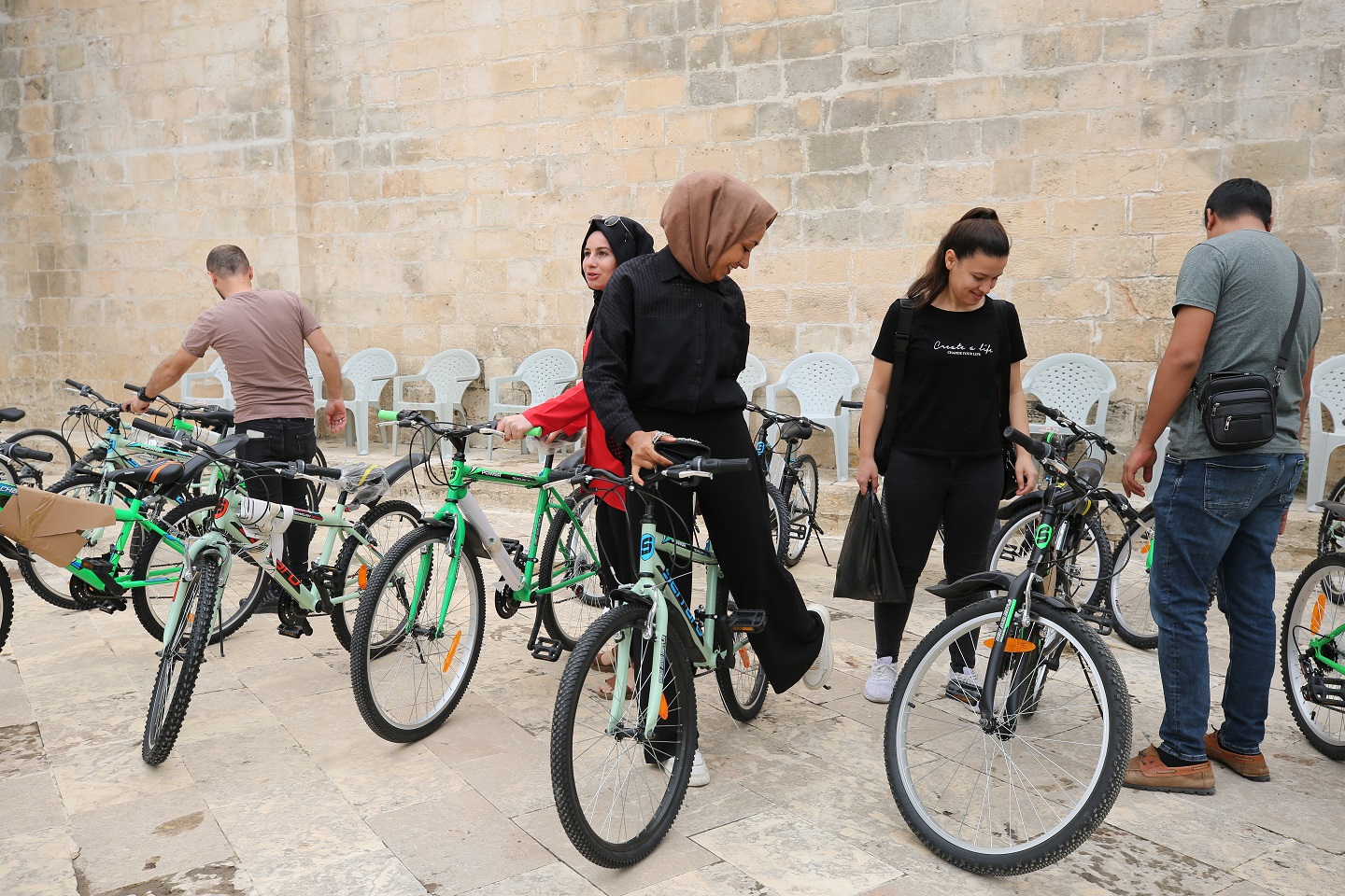 Eyyübiye Belediyesi bisiklet dağıtıyor