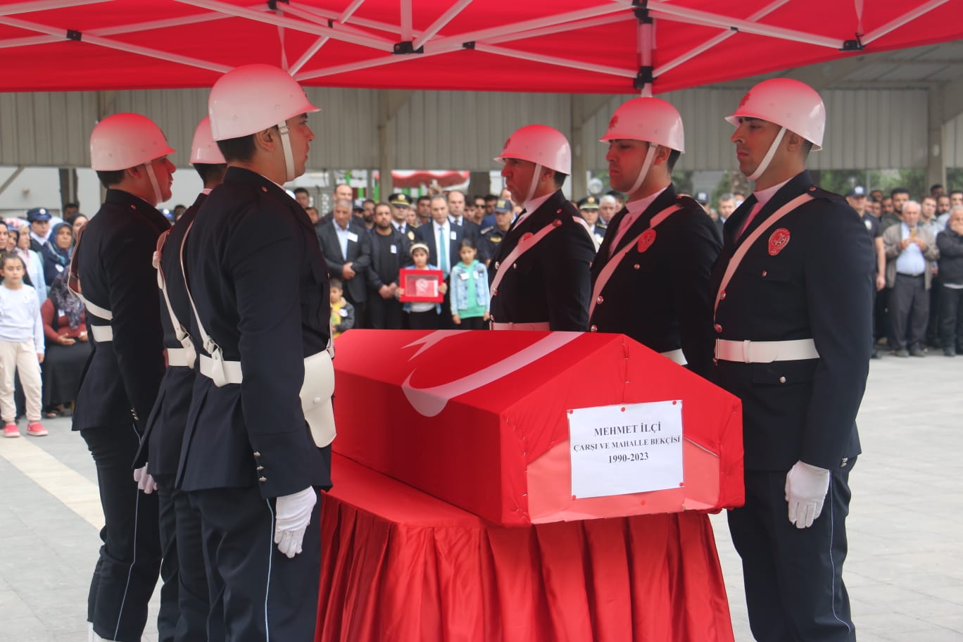 Kansere yenik düşen bekçi son yolculuğuna uğurlandı