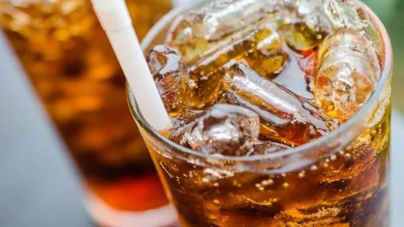 Uzmanlar açıkladı: Şekerli içecekler karaciğeri bitiriyor