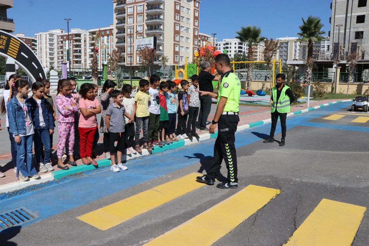 Haliliye Belediyesi ile çocuklara trafik kültürü aşılanıyor